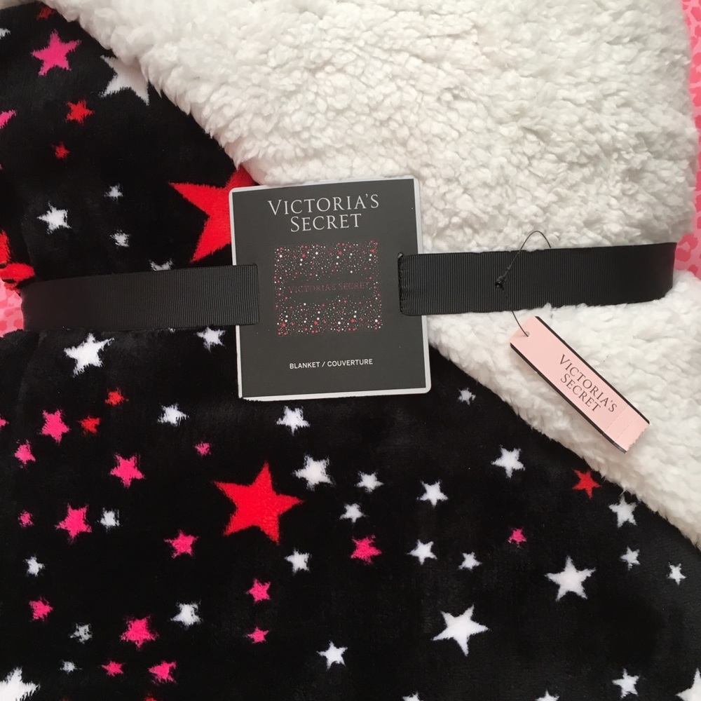Victoria’s Secret Stars Sherpa Blanket NWT - Picture 2 of 8
